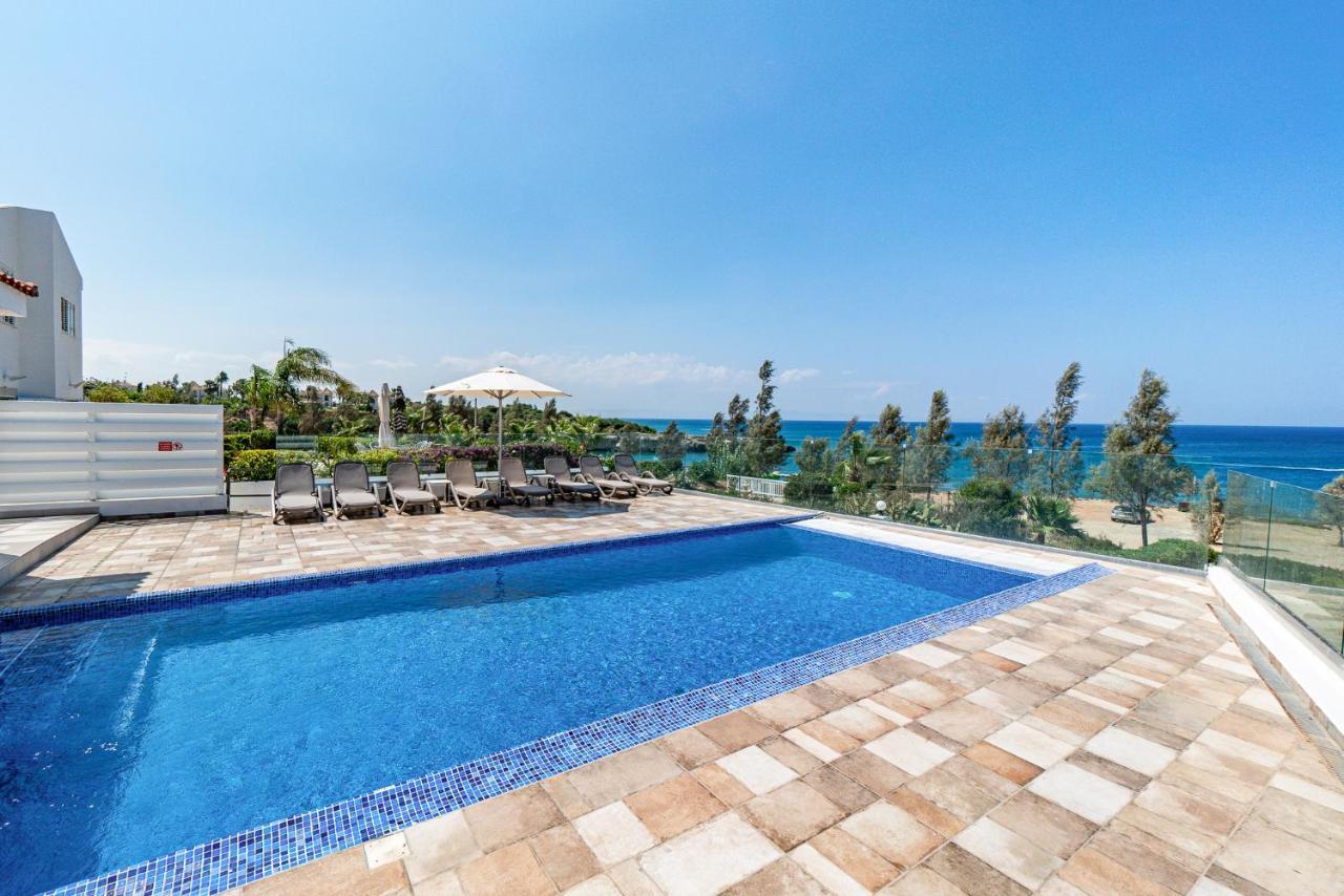 Beach Front Aqua Marina By Ezoria Villas Paralimni Bagian luar foto