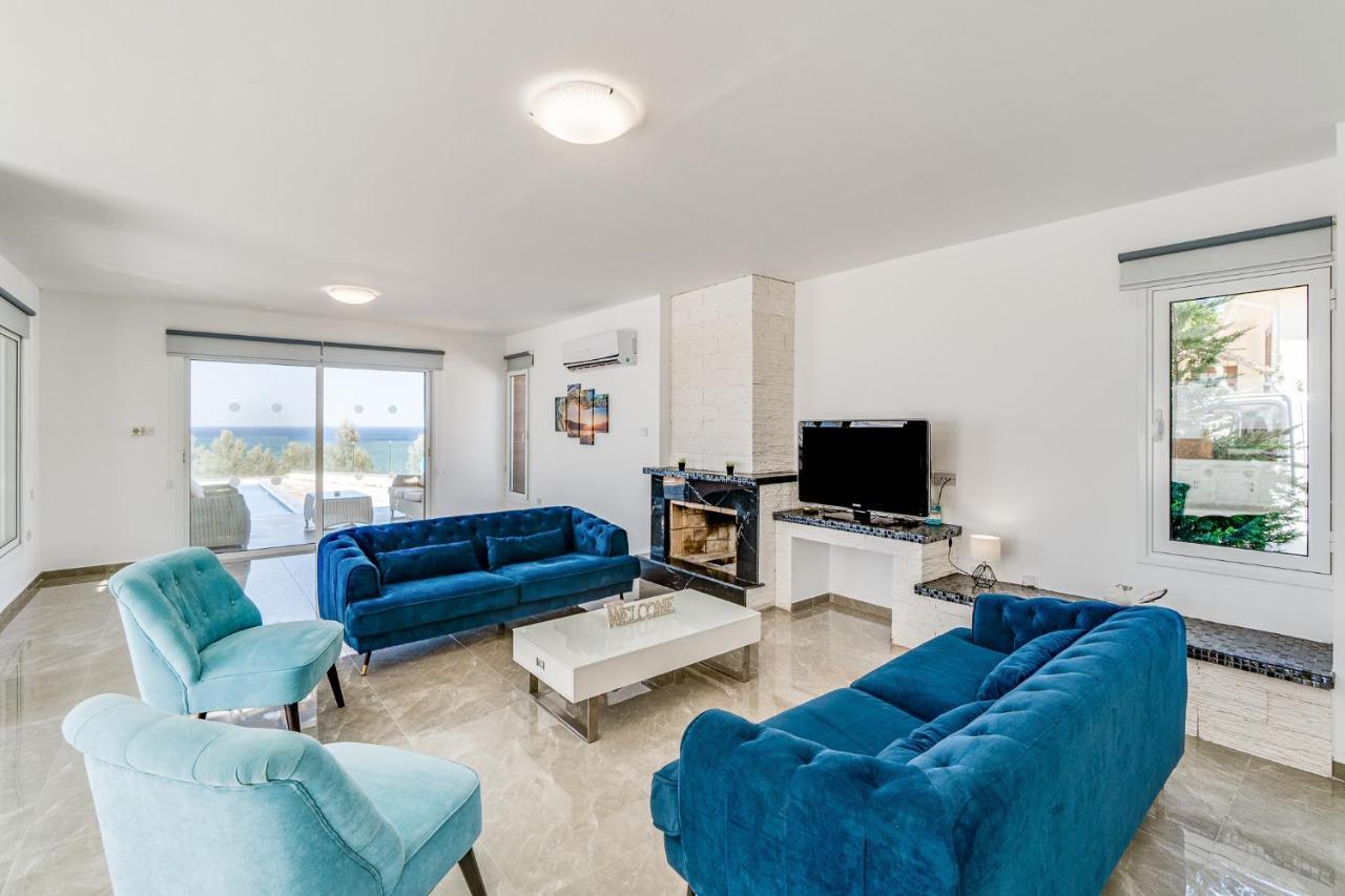 Beach Front Aqua Marina By Ezoria Villas Paralimni Bagian luar foto