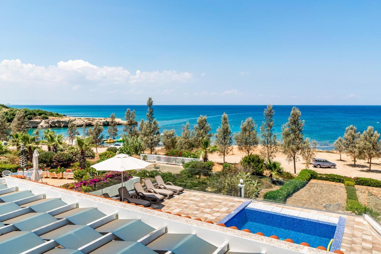 Beach Front Aqua Marina By Ezoria Villas Paralimni Bagian luar foto