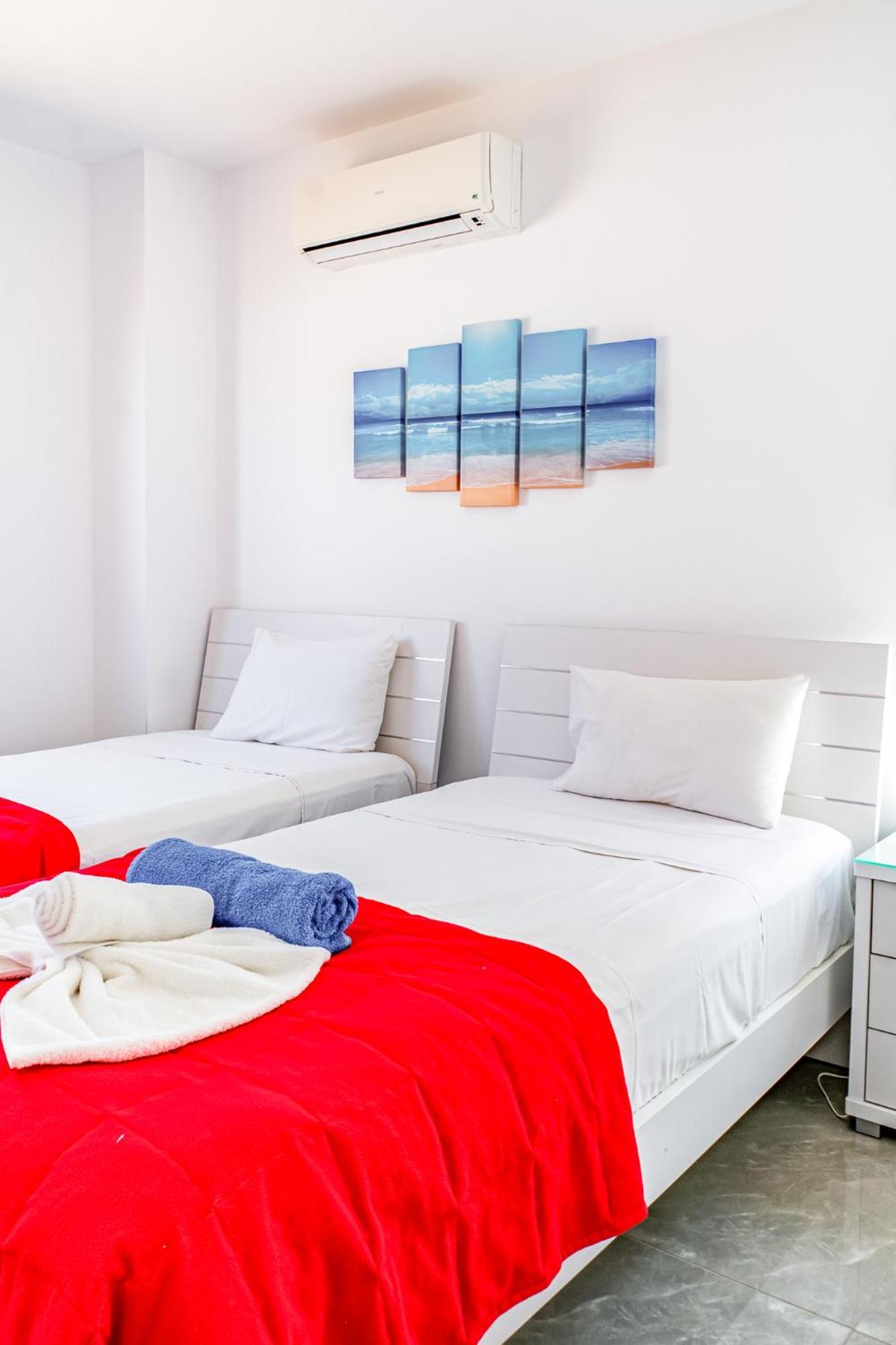 Beach Front Aqua Marina By Ezoria Villas Paralimni Bagian luar foto