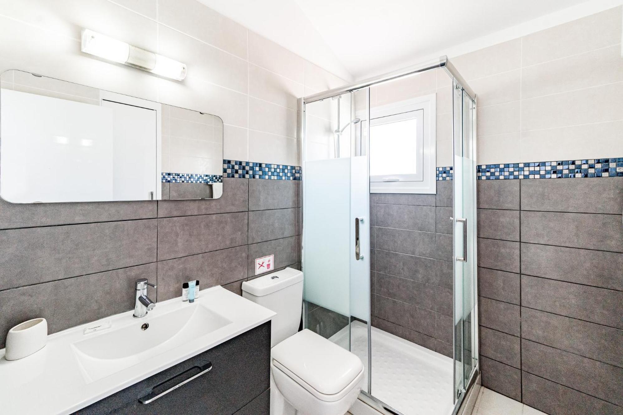 Beach Front Aqua Marina By Ezoria Villas Paralimni Bagian luar foto