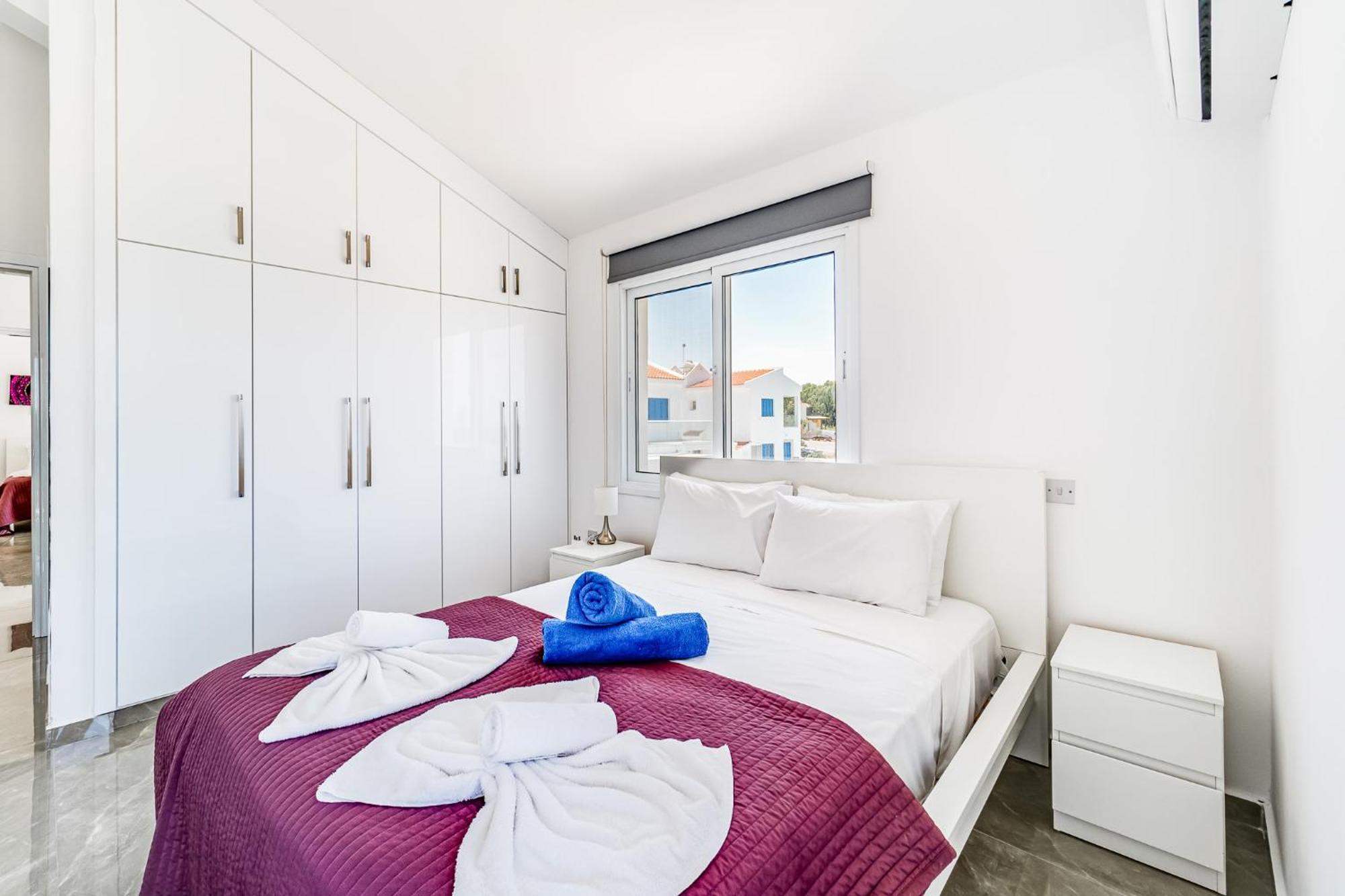 Beach Front Aqua Marina By Ezoria Villas Paralimni Bagian luar foto