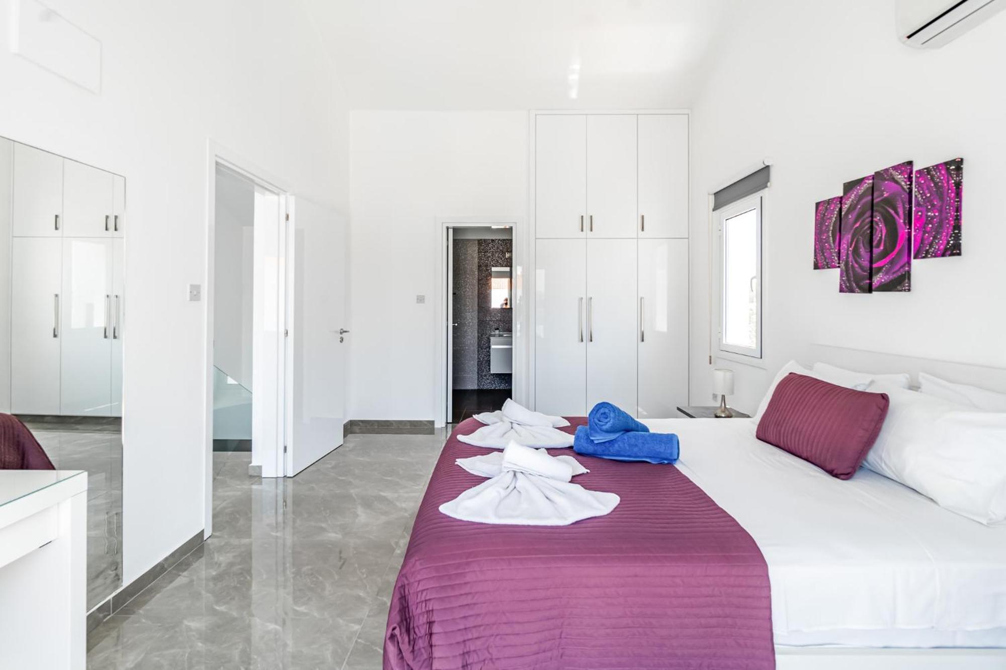 Beach Front Aqua Marina By Ezoria Villas Paralimni Bagian luar foto